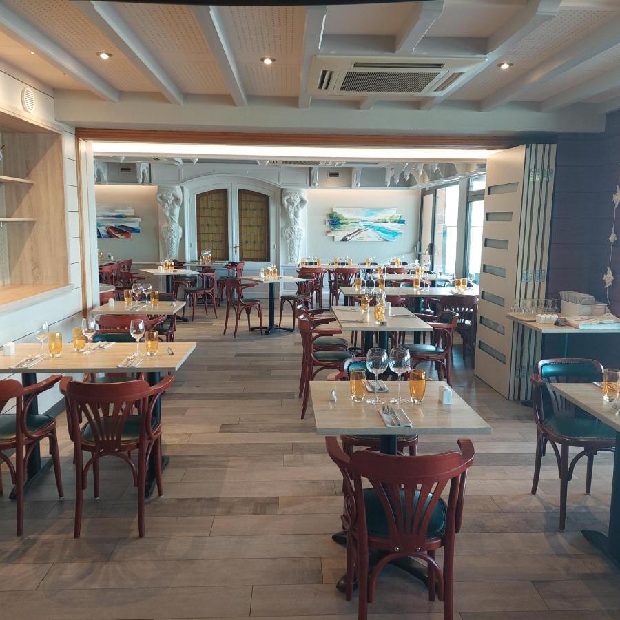 Logis Hotels - Au Poisson D'Argent - Hotel 3 Etoiles Et Restaurant Le Mesnil-en-Vallée Zewnętrze zdjęcie