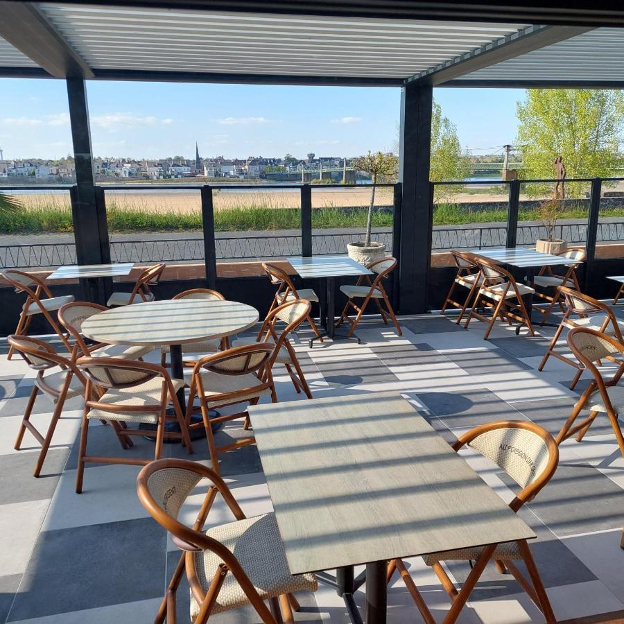 Logis Hotels - Au Poisson D'Argent - Hotel 3 Etoiles Et Restaurant Le Mesnil-en-Vallée Zewnętrze zdjęcie