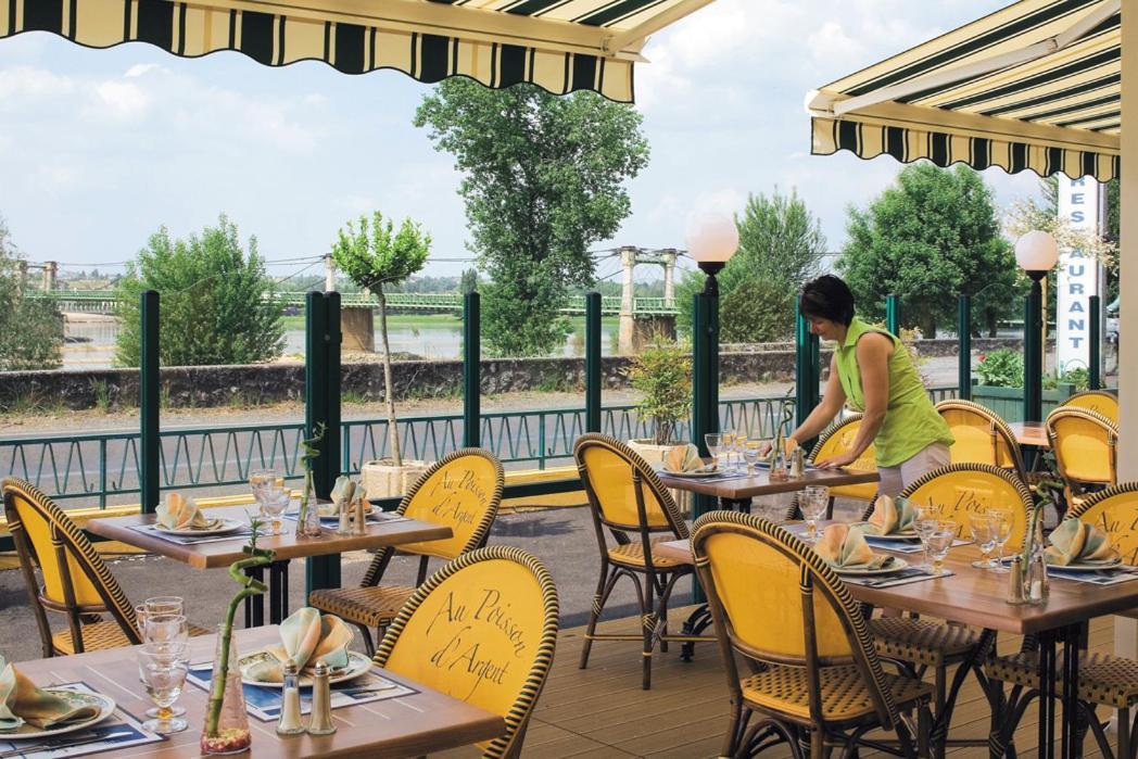 Logis Hotels - Au Poisson D'Argent - Hotel 3 Etoiles Et Restaurant Le Mesnil-en-Vallée Zewnętrze zdjęcie