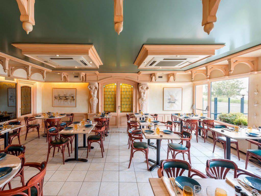 Logis Hotels - Au Poisson D'Argent - Hotel 3 Etoiles Et Restaurant Le Mesnil-en-Vallée Zewnętrze zdjęcie